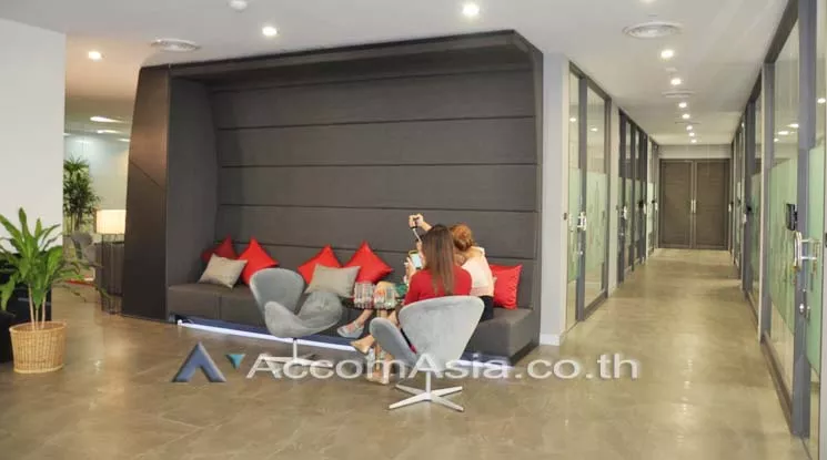 unit Office space For Rent in Sukhumvit, Bangkok  near BTS Asok (AA14018)